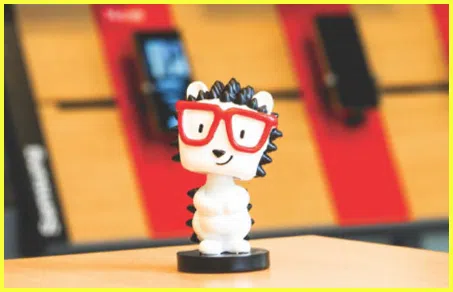 bobblehead hedgie rccares roundup spare change for change